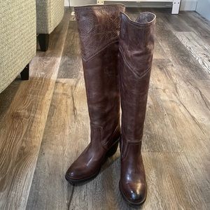 NWT Frye boots